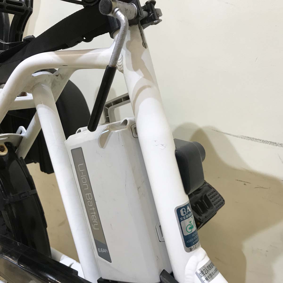 パナソニック ギュットミニK ホワイト 20インチ KG056 【中古車】