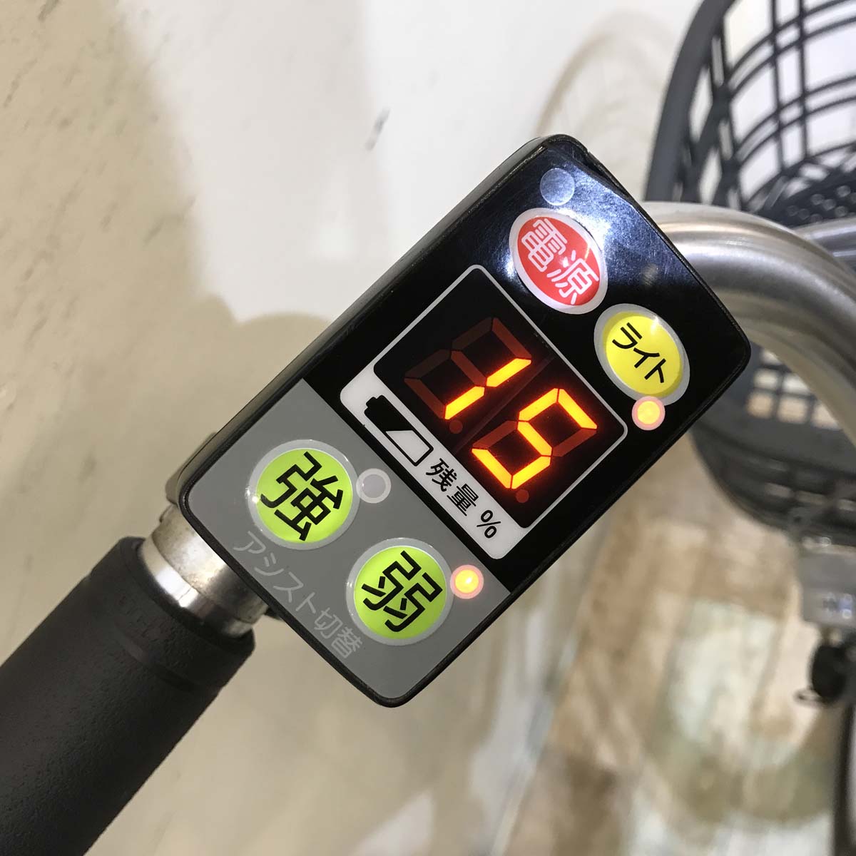 ブリヂストン アシスタワゴン シルバー 前18×後16インチ KW117  【中古車】