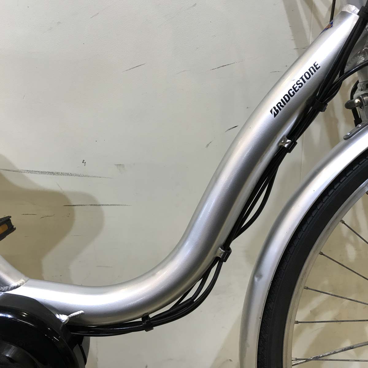 ブリヂストン アシスタ U STD シルバー 26インチ KSR102 【中古車】