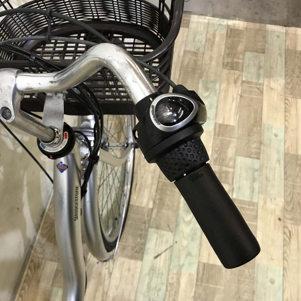 兵庫県尼崎市発送不可　ブリヂストン　アシスタ　26インチ　バッテリー２個　中古 ブリヂストン アシスタ U STD ブルー 26インチ SR394Y【中古車