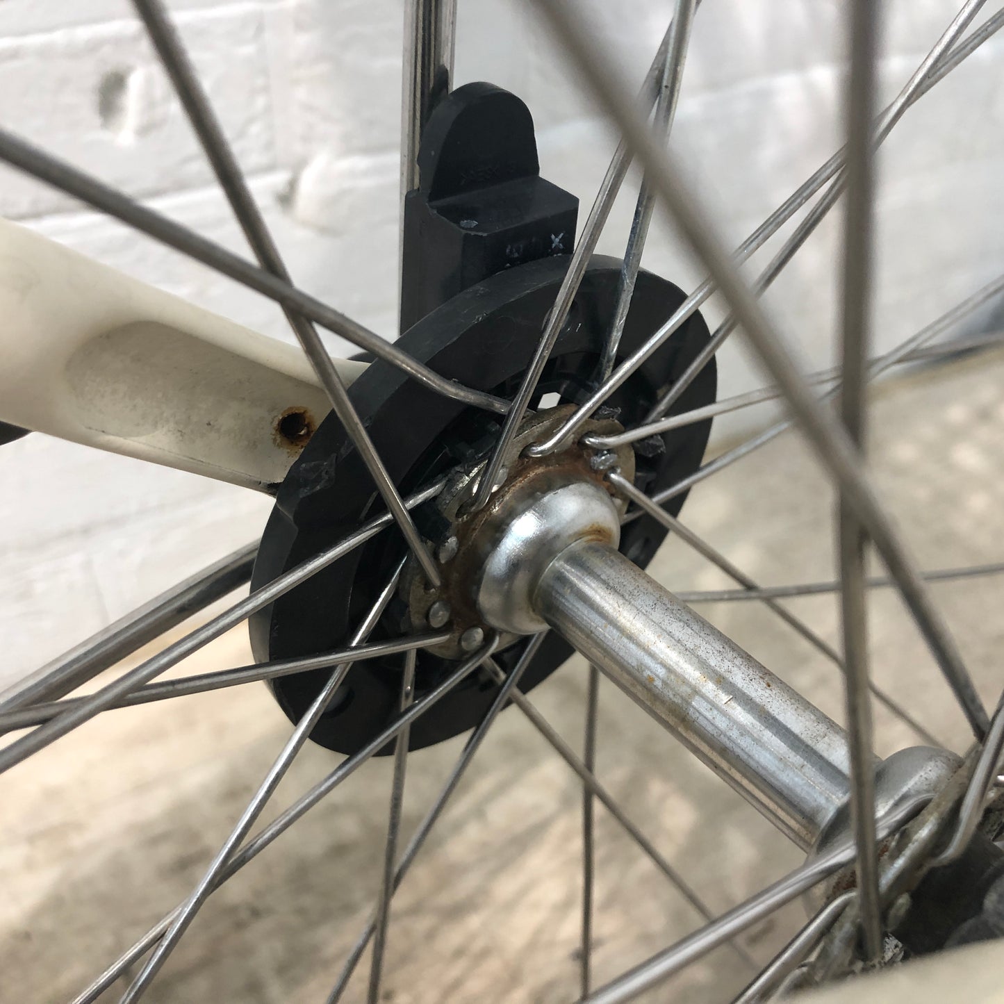 ブリヂストン アシスタ ホワイト 26インチ YQ043 【中古車】