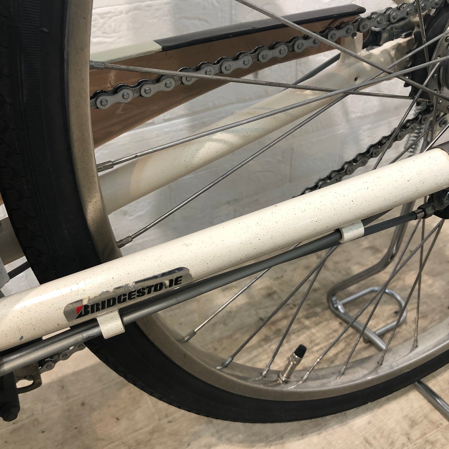 ブリヂストン アシスタ ホワイト 26インチ YQ043 【中古車】