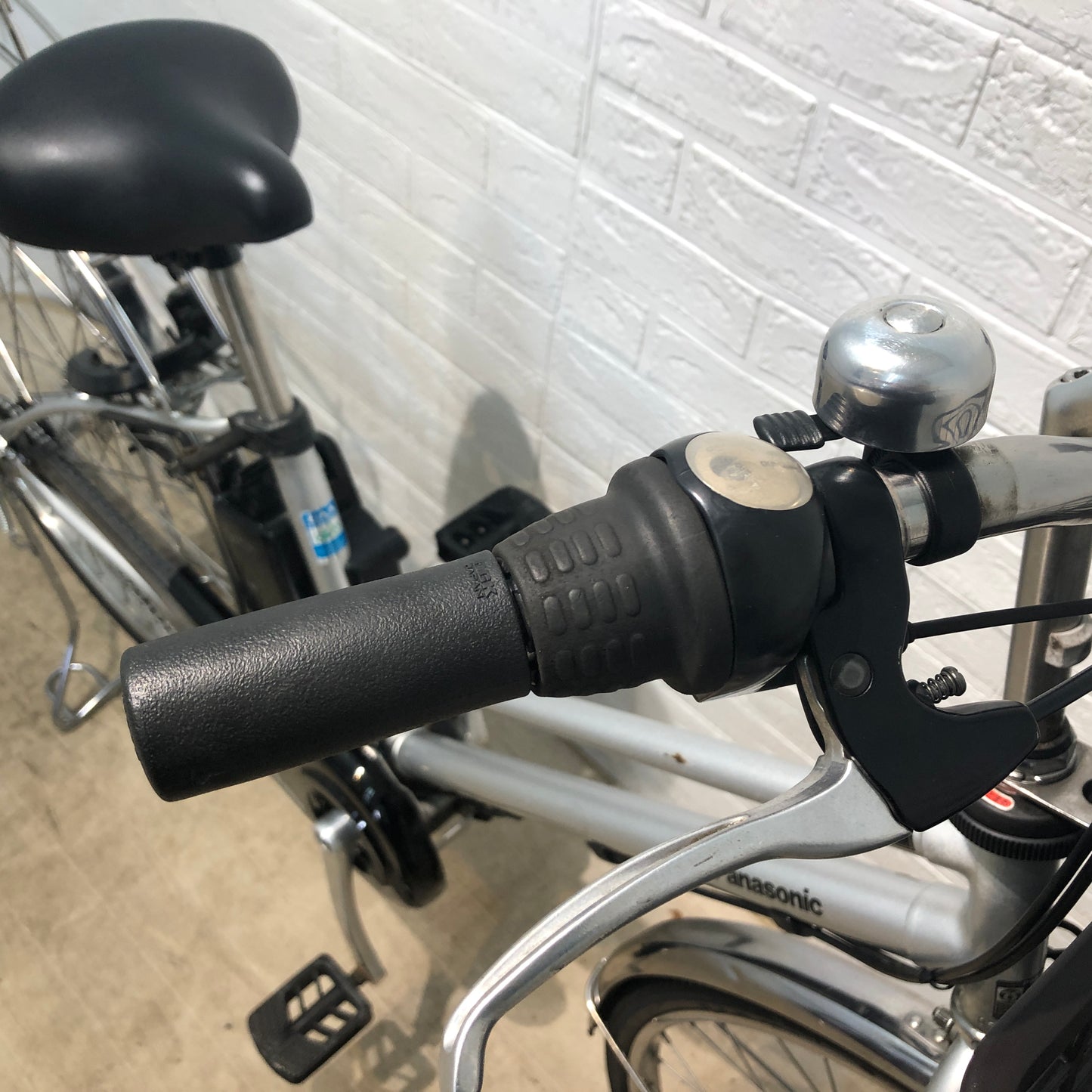 パナソニック ティモ DX シルバー 27インチ YQ045 【中古車】