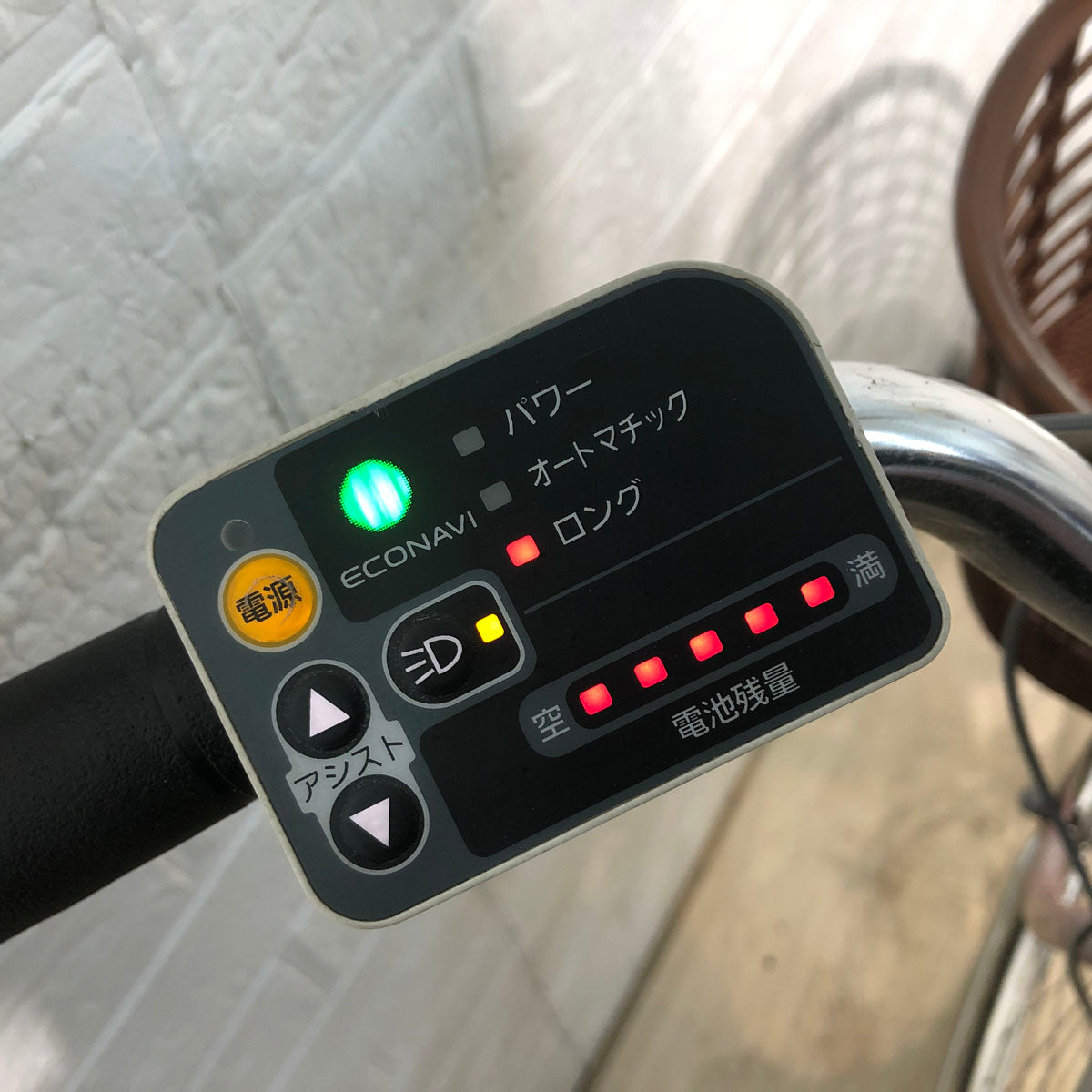 中古電動自転車　パナソニック　ビビライトU 26インチ ホワイト 横浜 中古電動自転車 パナソニック ビビ ライト U ピンク 26インチ YC074