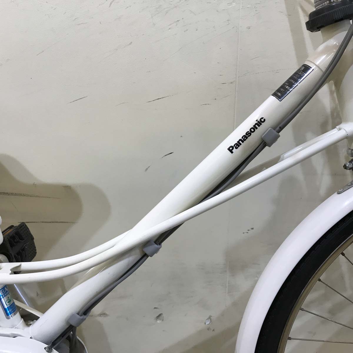 【１万円引き！】パナソニック カラーズ ホワイト 26インチ KG070 【中古車】