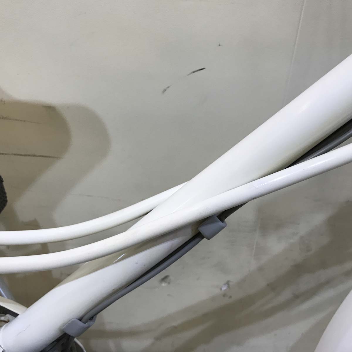 【１万円引き！】パナソニック カラーズ ホワイト 26インチ KG070 【中古車】