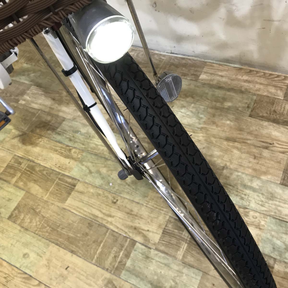 【１万円引き！】パナソニック カラーズ ホワイト 26インチ KG070 【中古車】