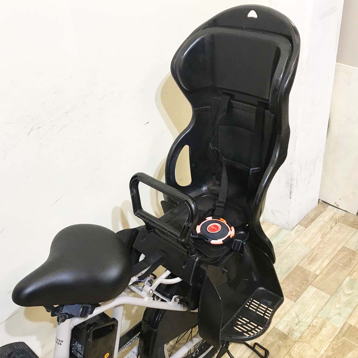 パナソニック ギュット アニーズ グレージュ 20インチ KB068【中古車】
