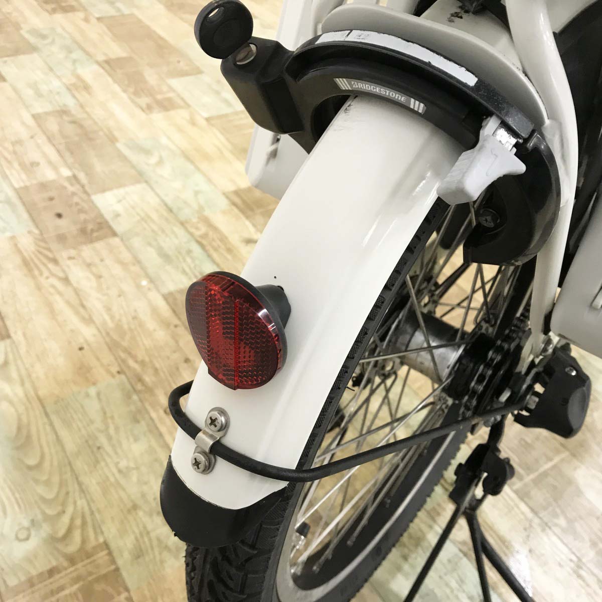 ブリヂストン ビッケ2e ホワイト 20インチ KK052 【中古車】