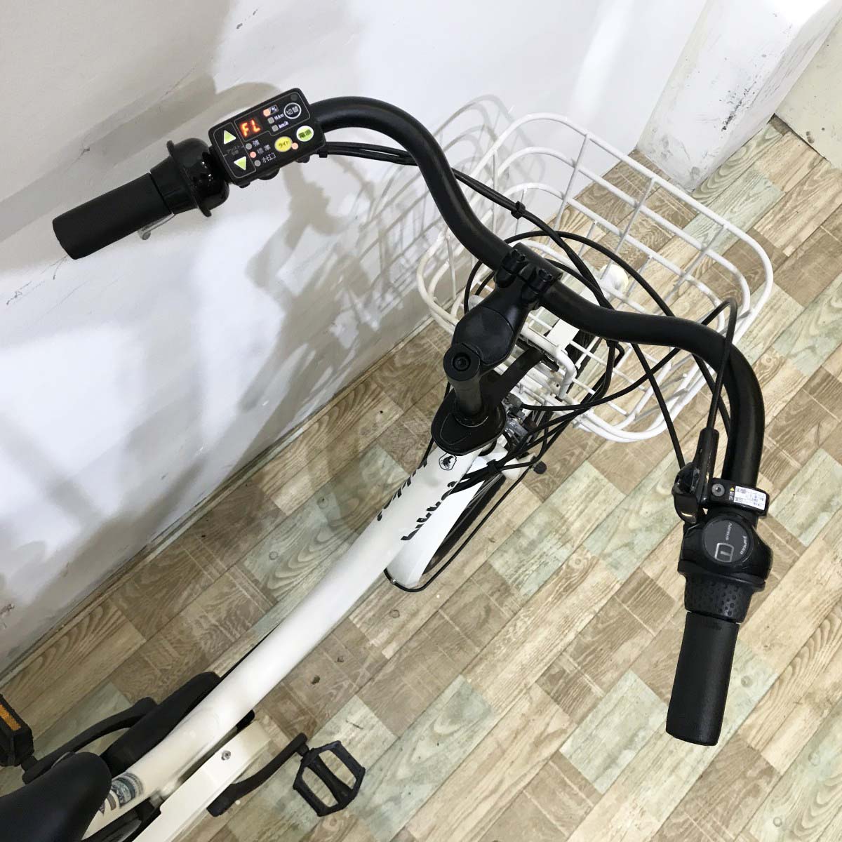 ブリヂストン ビッケ2e ホワイト 20インチ KK065 【中古車】