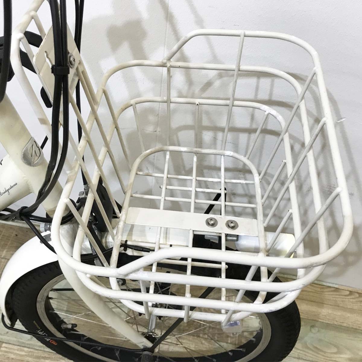 ブリヂストン ビッケ2e ホワイト 20インチ KK065 【中古車】