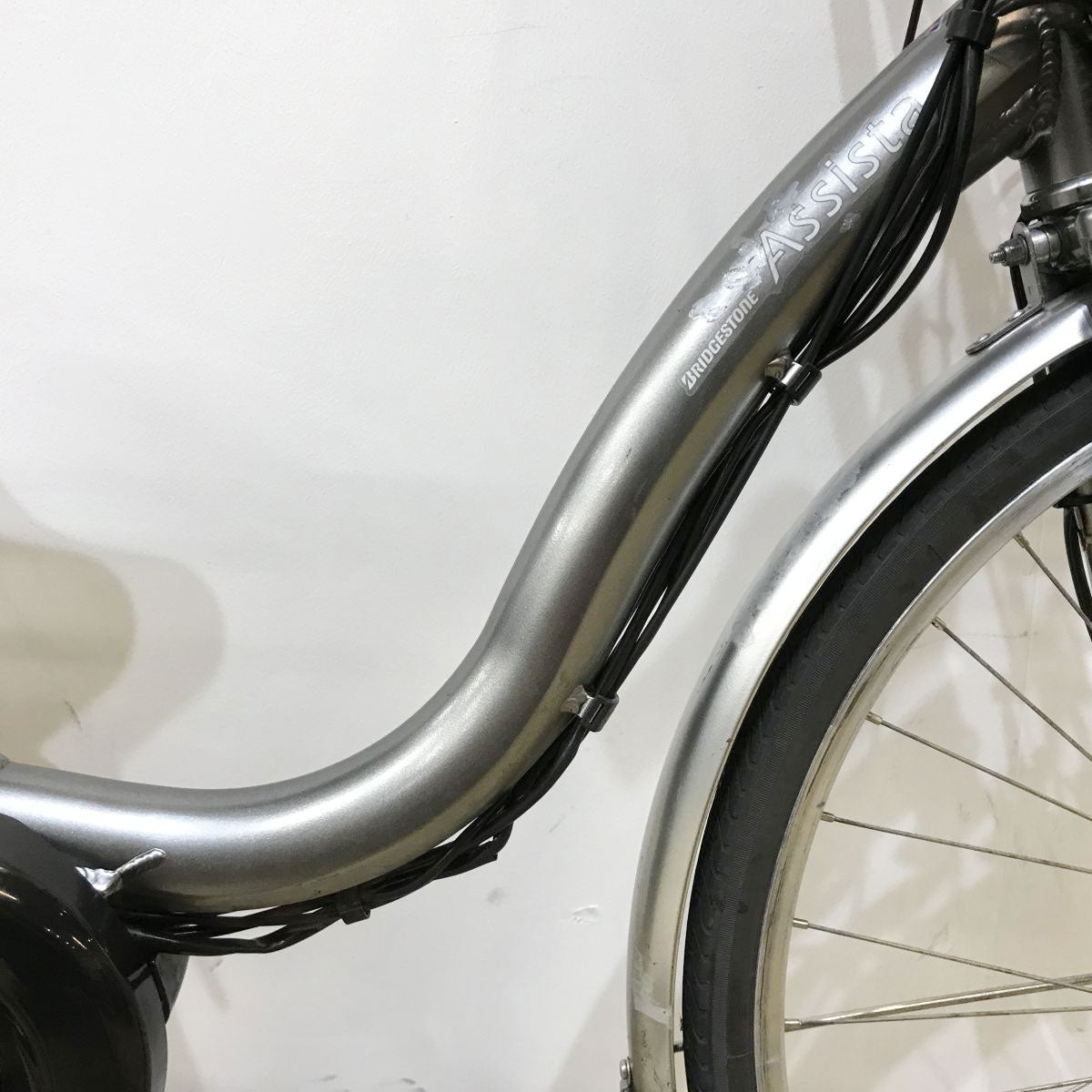 ブリヂストン アシスタファイン シルバー 26インチ KK071 【中古車】