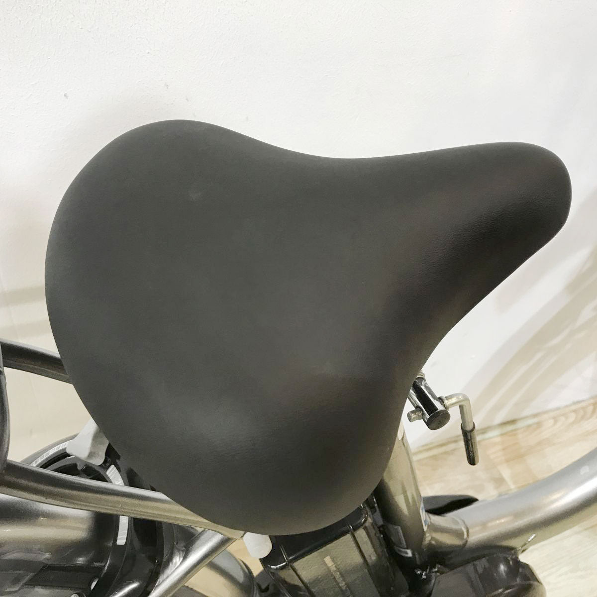 中古電動自転車 ブリヂストン アシスタファイン シルバー 26インチ KK071