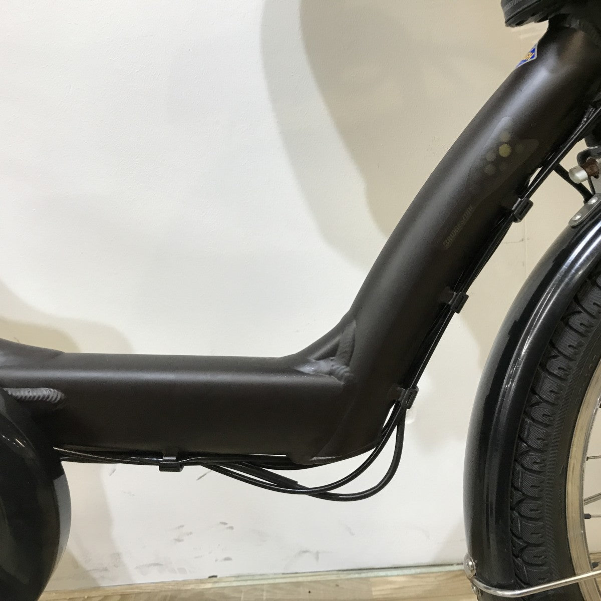 ブリヂストン アンジェリーノプティットe ブラウン 20インチ KK094 【中古車】