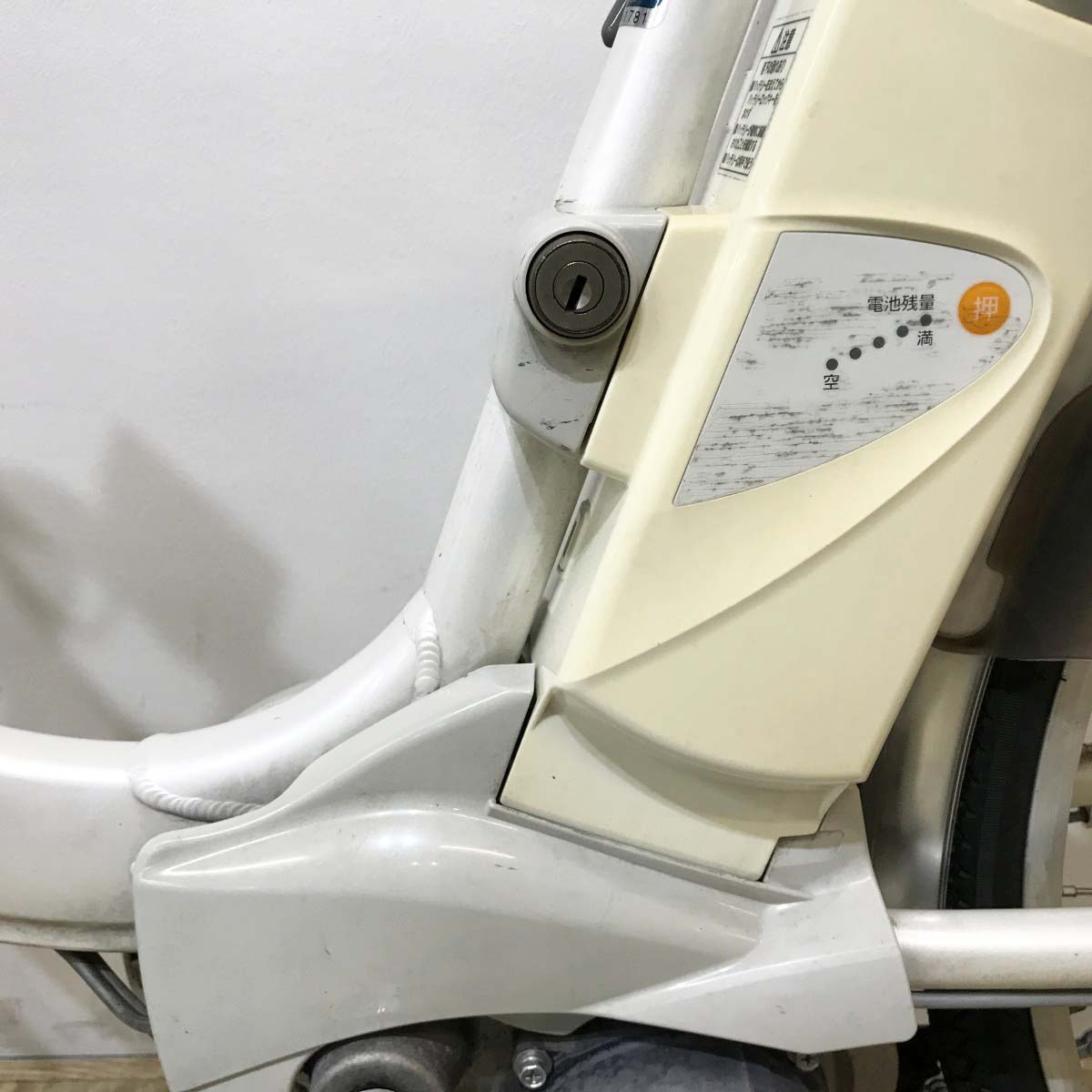 中古電動自転車 パナソニック ビビ ライトU ホワイト 26インチ KL067