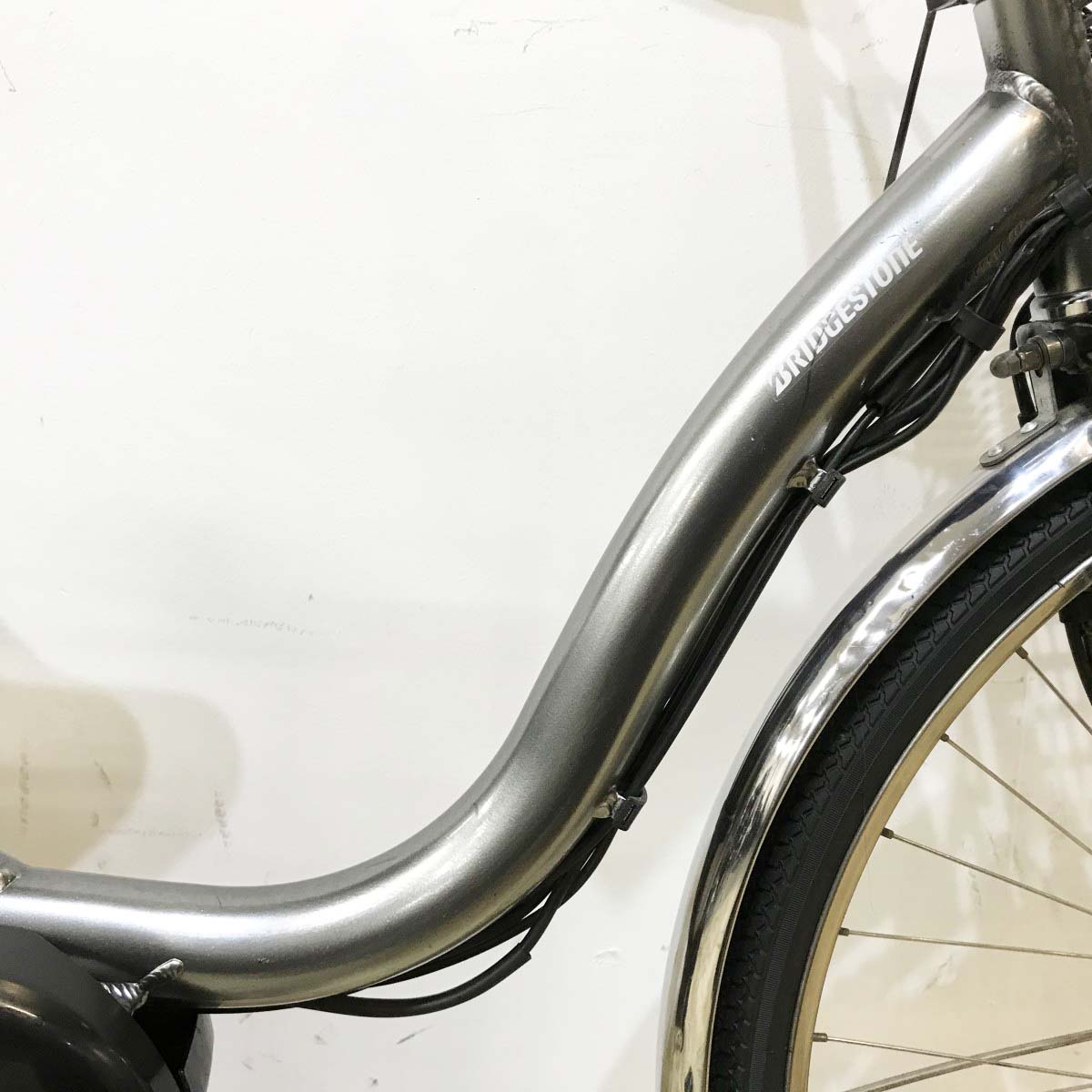 中古電動自転車 ブリヂストン アシスタU DX シルバー 26インチ KL092
