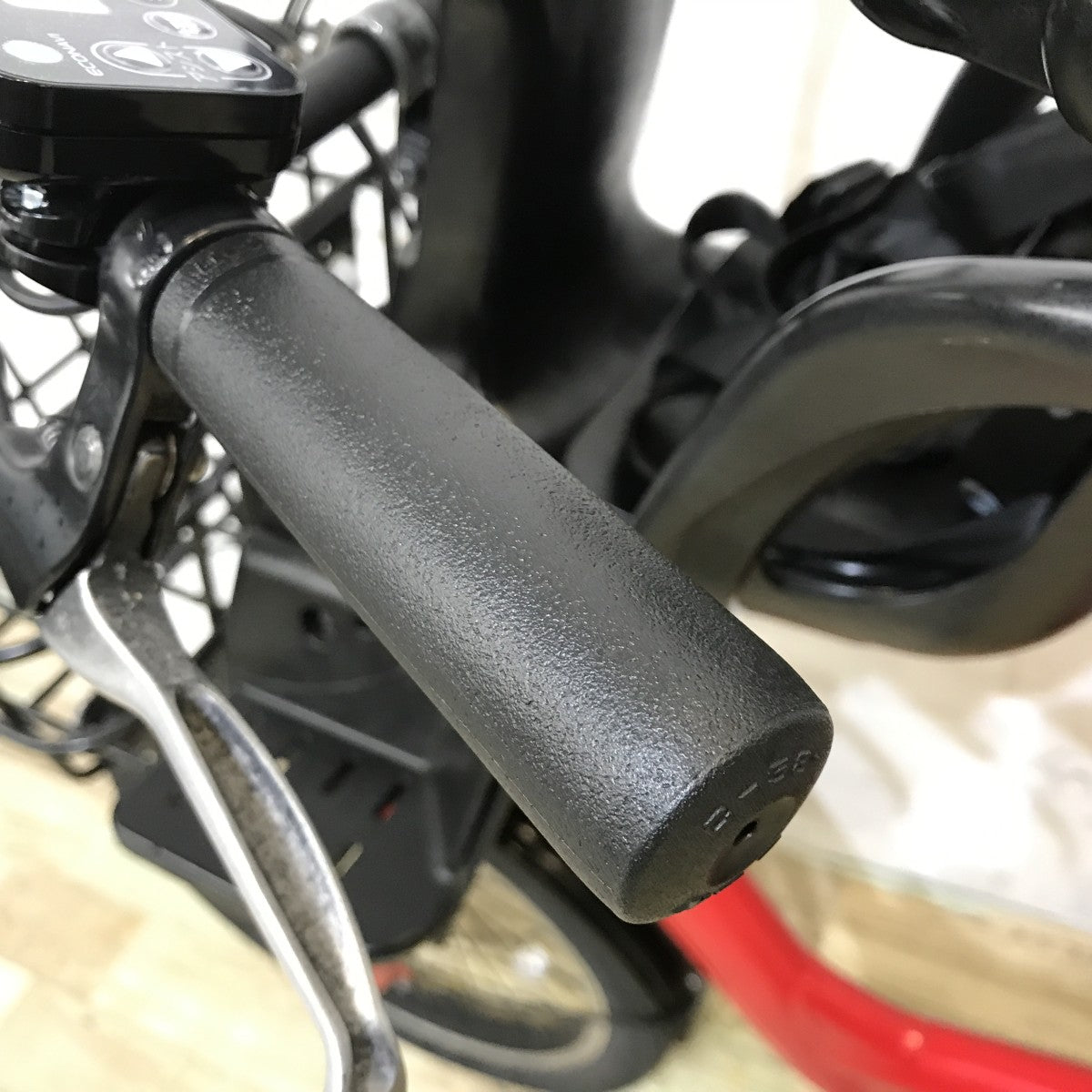 パナソニック ギュットアニーズ レッド 20インチ KL106 【中古車】