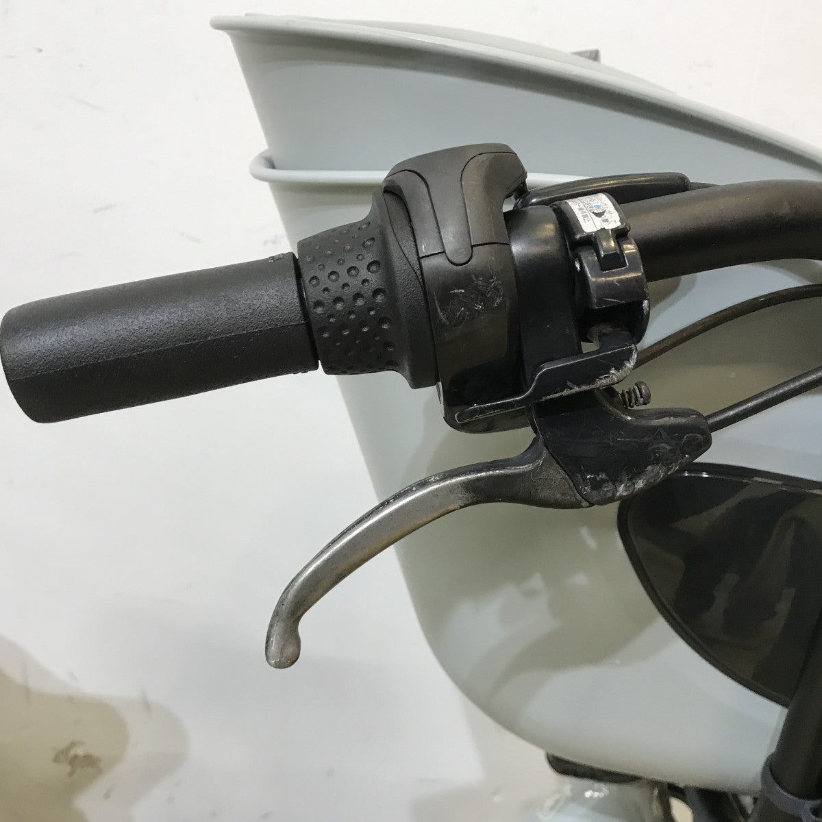 ブリヂストン ビッケポーラーe グレー 20インチ KL118 【中古車】