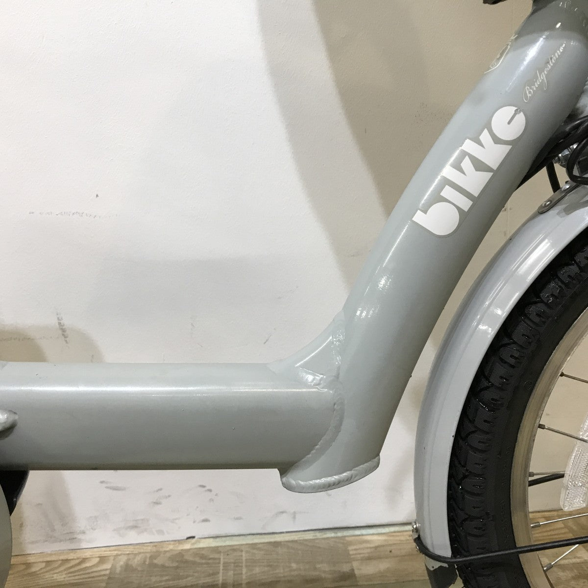 ブリヂストン ビッケポーラーe グレー 20インチ KL118 【中古車】