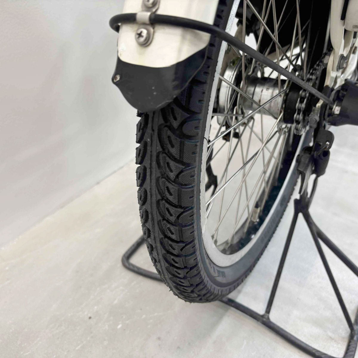 中古電動自転車 ブリヂストン ビッケ2e ホワイト 20インチ YK056