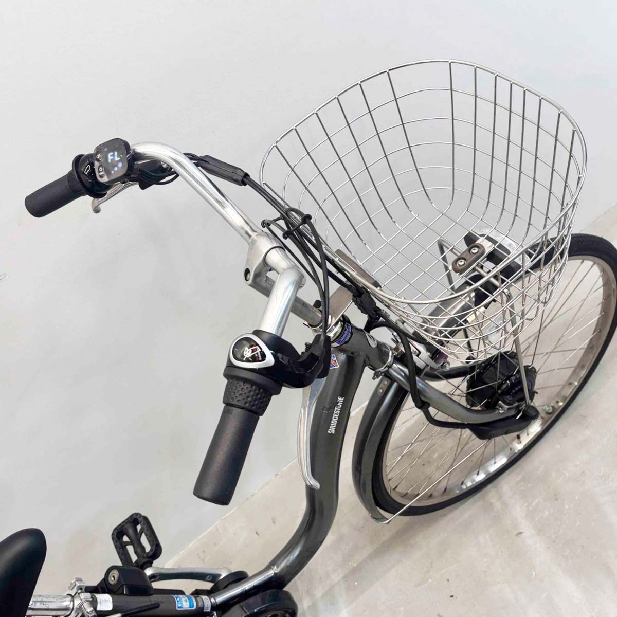 ブリヂストン フロンティア（デュアルドライブ） シルバー 26インチ YK085 【中古車】