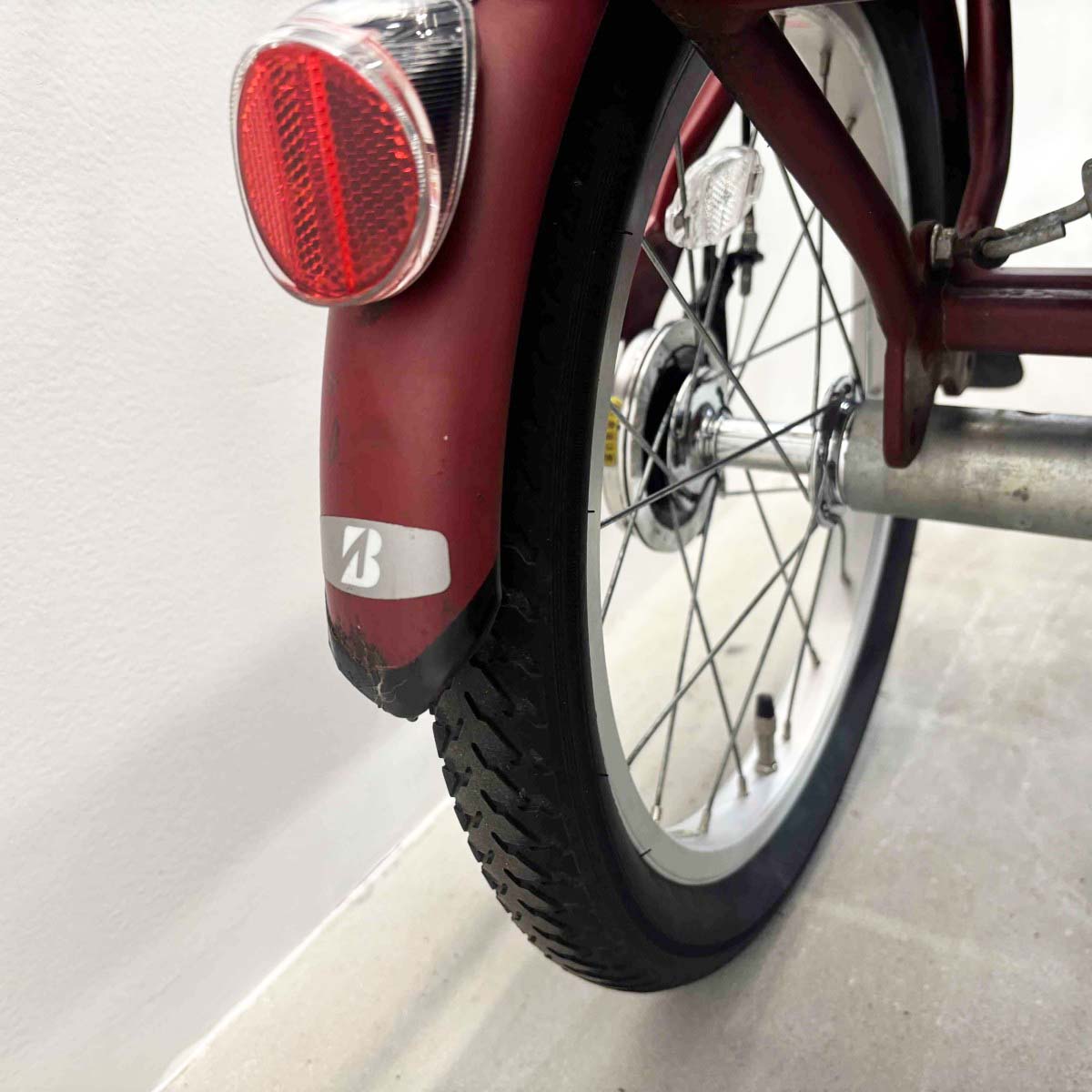 ブリヂストン ラクットワゴン（デュアルドライブ） レッド 20×16インチ YK098 【中古車】