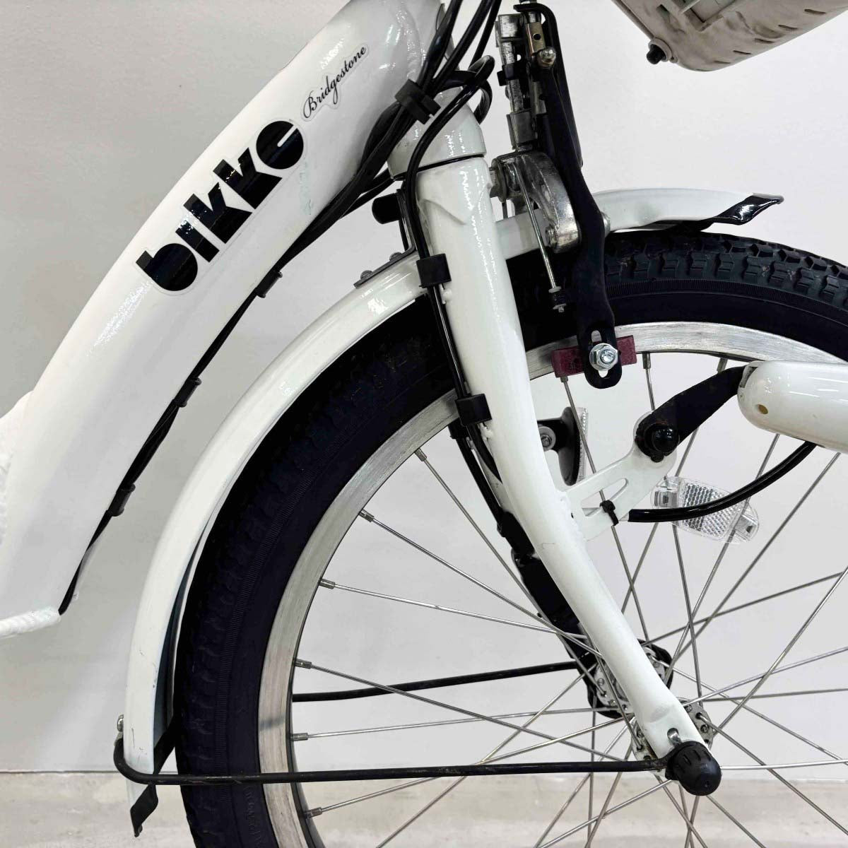 中古電動自転車 ブリヂストン ビッケポーラーe ホワイト 20インチ YL045