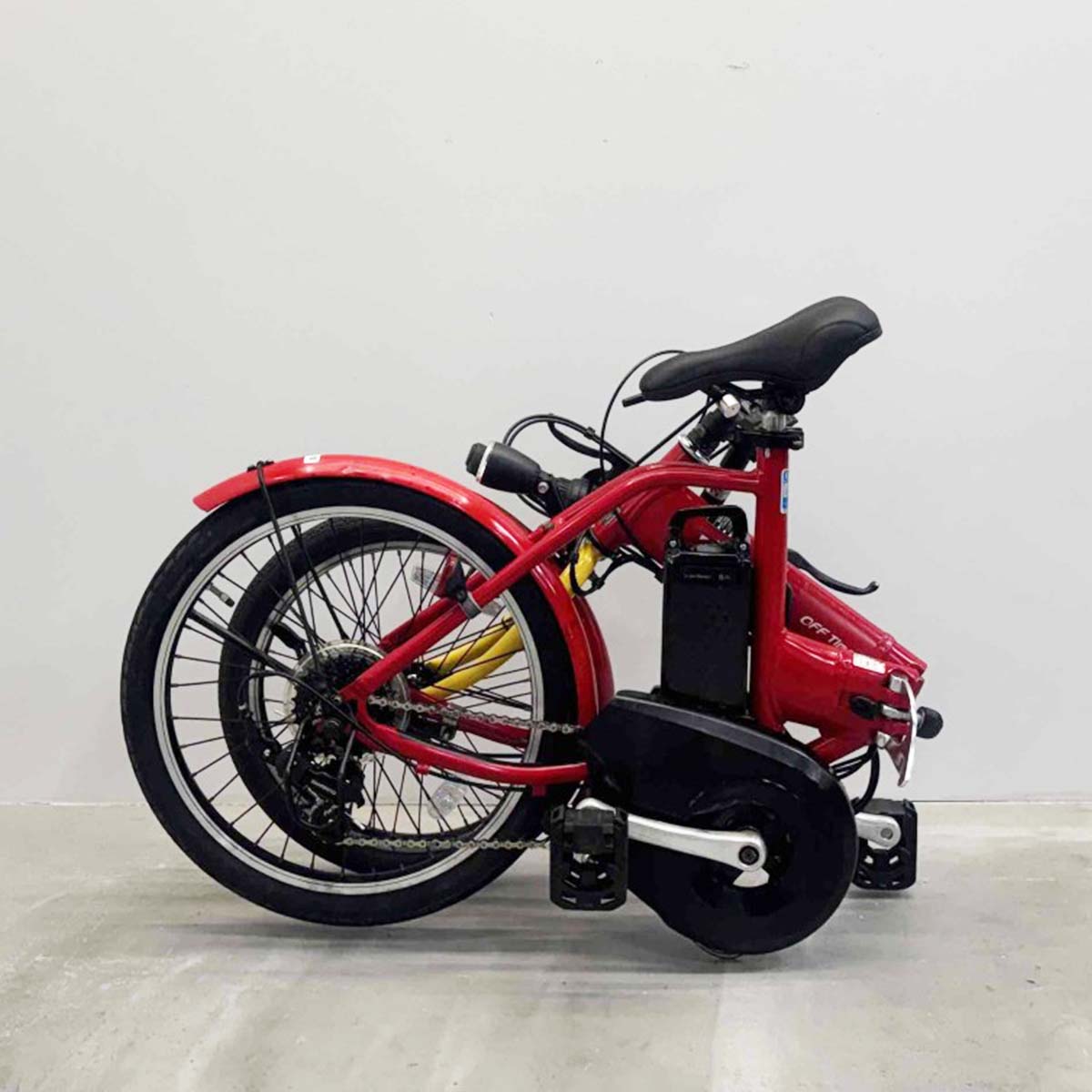パナソニック オフタイム レッド 18×20インチ YL048 【中古車】