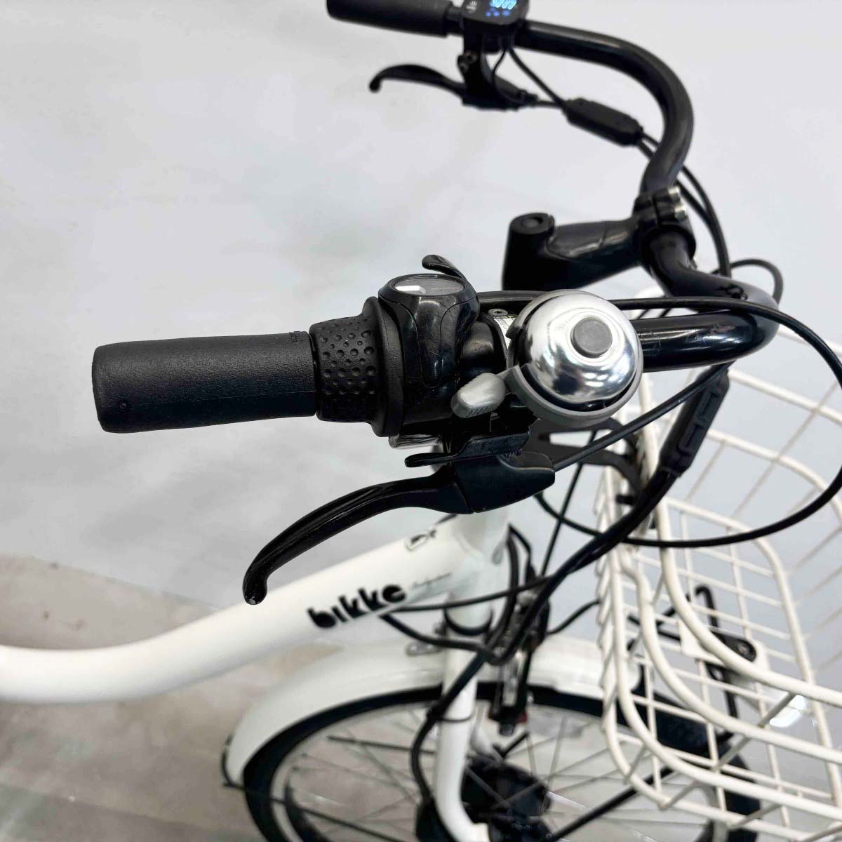 中古電動自転車 ブリヂストン ビッケモブdd ホワイト 24×20インチ YL070