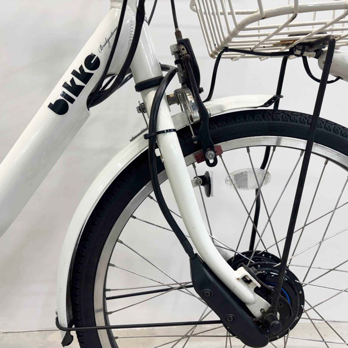 中古電動自転車 ブリヂストン ビッケモブdd ホワイト 24×20インチ YL070