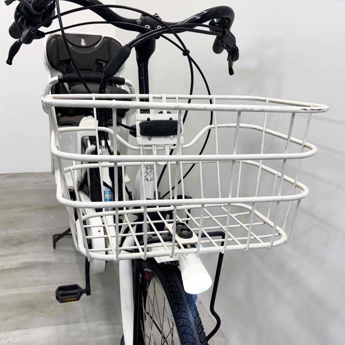 中古電動自転車 ブリヂストン ビッケモブdd ホワイト 24×20インチ YL070
