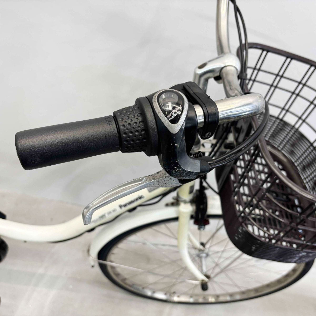 中古電動自転車 パナソニック ビビDX スペシャルデザイン ホワイト 26インチ YL078