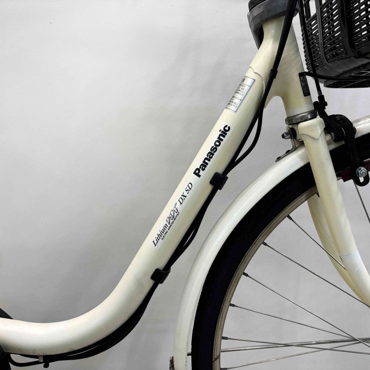 中古電動自転車 パナソニック ビビDX スペシャルデザイン ホワイト 26インチ YL078