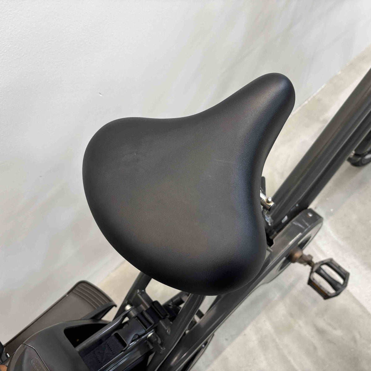 ブリヂストン ビッケグリ（デュアルドライブ） グレー 24×20インチ YL103 【中古車】